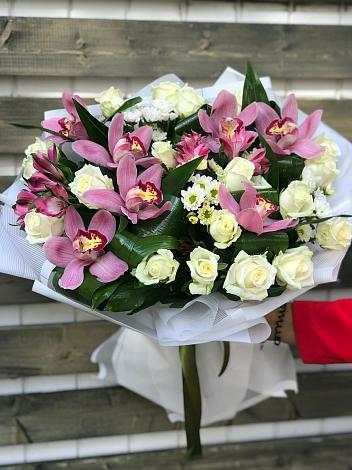Букет цветов из: Розы и Хризантемы в Полотняный Завод