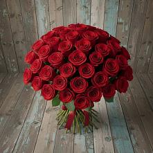 Букет 55 Красных роз Фридом #REPLACE_PRED# Полотняный Завод