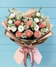 Букет цветов из:  Розы, Альстромерии и Лизиантусы в Полотняный Завод