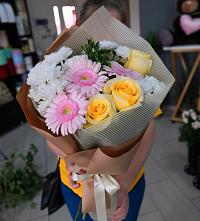 Букет цветов из:  Герберы, Розы и Хризантемы в Полотняный Завод