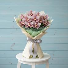 Букет цветов из:  Орхидеи и Розы в Полотняный Завод