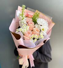 Букет цветов из:  Хризантемы и Розы в Полотняный Завод