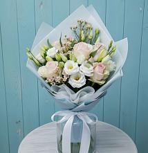Букет цветов из:  Розы и Лизиантусы в Полотняный Завод