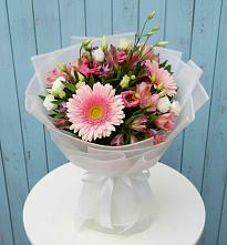 Букет цветов из:  Герберы, Альстромерии и Лизиантусы #REPLACE_PRED# Полотняный Завод
