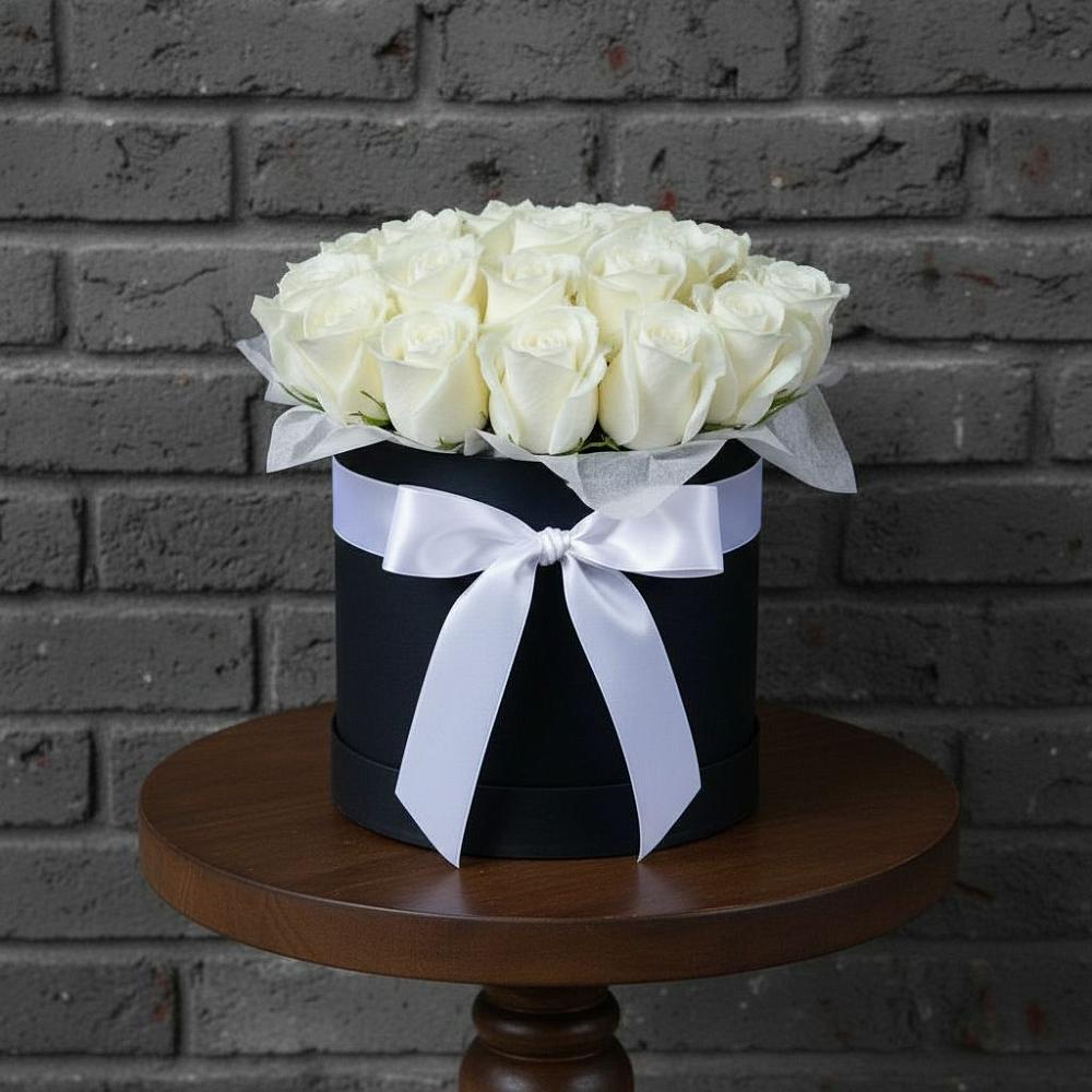 Цветочная композиция из Розы в шляпной коробке в Полотняный Завод