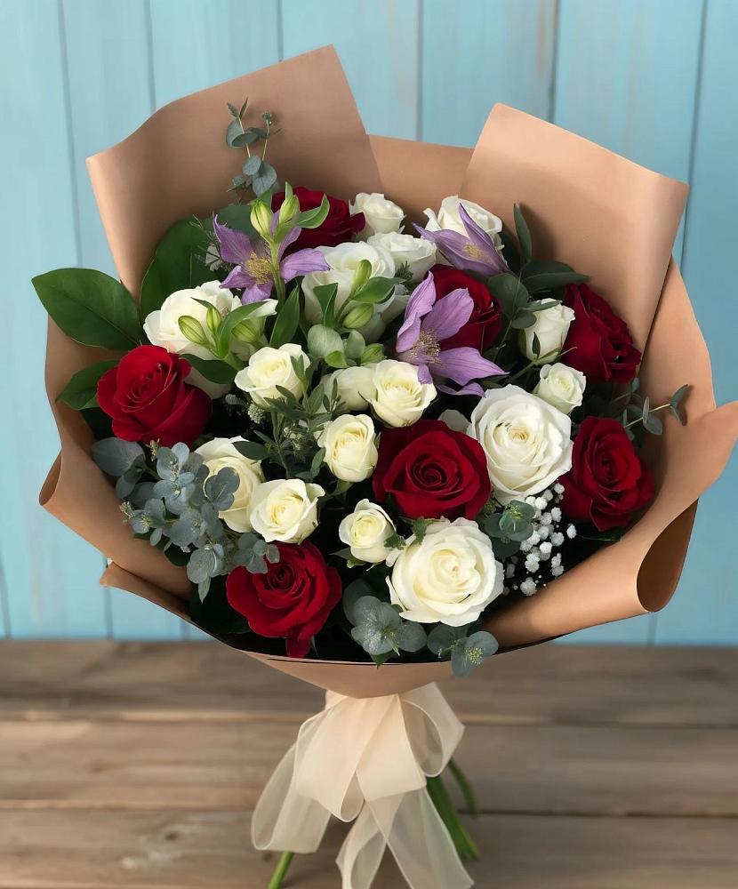 Букет цветов из: Розы и Альстромерии в Полотняный Завод