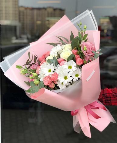 Букет цветов из: Розы, Лизиантусы и Хризантемы в Полотняный Завод